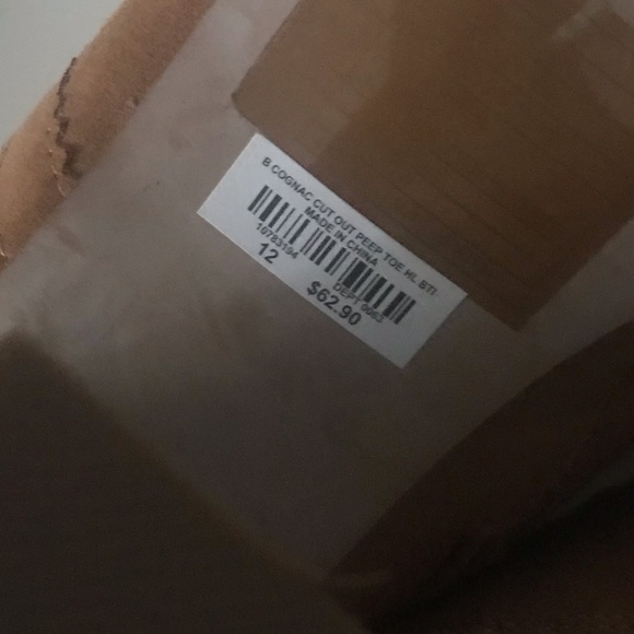 Heels - Picture 4 of 7